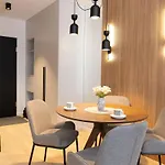 Easy Rent- Wieniawska4u Centrum, Free Parking Apartmán